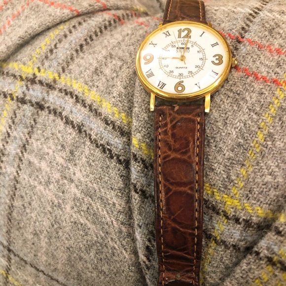 Women’s Vintage Studio Wrist Watch - Picture 11 of 13